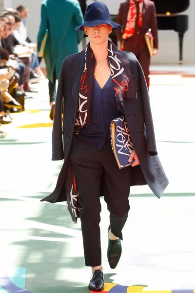Look 38